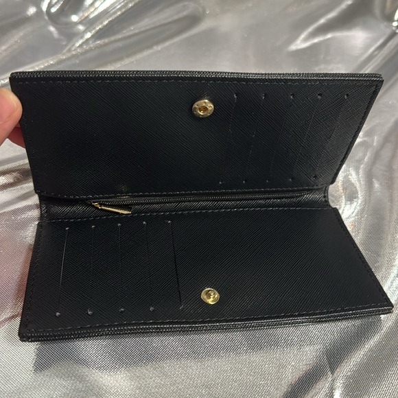 Steve Madden CORE BIFOLD WALLET IN BLACK - Picture 4 of 4